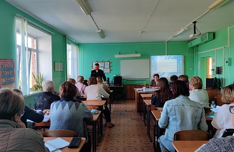 В Иссинском районе прошел августовский педагогический совет, в котором приняли участие сотрудники Госавтоинспекции