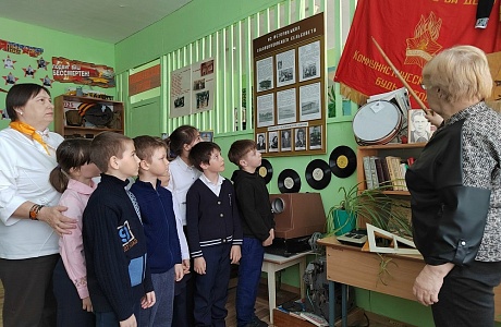 Путешествие в прошлое: школьники с. Соловцово посетили школьный музей
