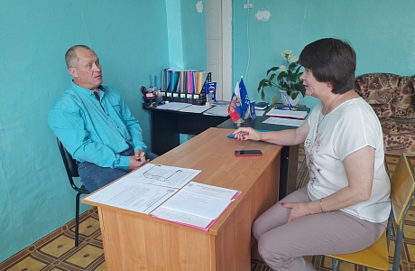 Владимир Ларичкин провел прием населения