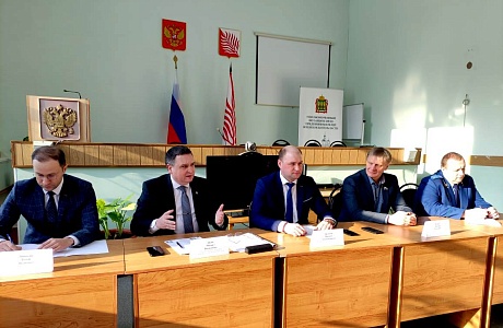 Уполномоченный по защите прав предпринимателей в Пензенской области Михаил Лисин провел встречу с представителями бизнеса Иссинского района Уполномоченный по защите прав предпринимателей в Пензенской области Михаил Лисин провел встречу с представителями бизнеса Иссинского района