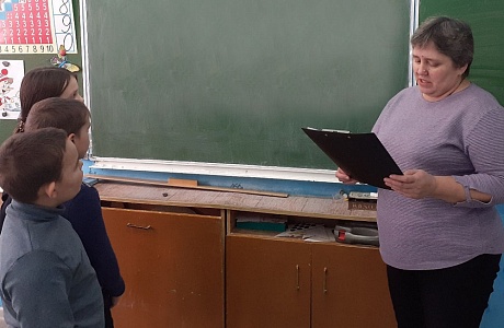 Библиотекарем библиотеки с. Уварово проведена экспресс-викторина «Вам знакомы эти строки?», посвященная Всемирному дню поэзии Библиотекарем библиотеки с. Уварово проведена экспресс-викторина «Вам знакомы эти строки?», посвященная Всемирному дню поэзии