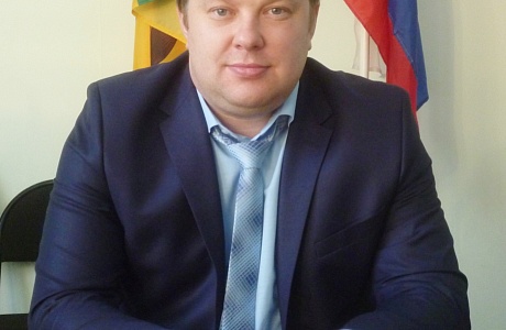 Владимир Денисов поздравил жителей Иссинского района с Новым годом Владимир Денисов поздравил жителей Иссинского района с Новым годом