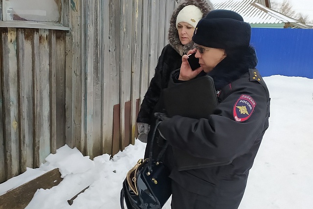 На территории Каменно-Бродского сельсовета Иссинского района проведен межведомственный профилактический рейд по семьям «группы риска» На территории Каменно-Бродского сельсовета Иссинского района проведен межведомственный профилактический рейд по семьям «группы риска»