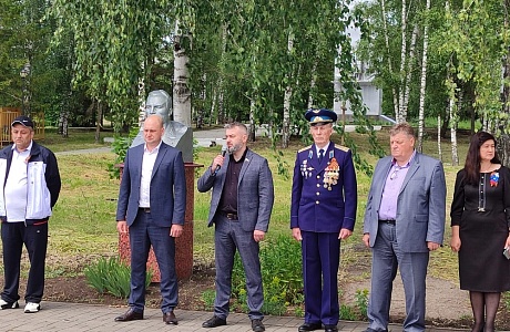 В День Памяти и Скорби в р.п. Исса возложили цветы к Памятной Стеле В День Памяти и Скорби в р.п. Исса возложили цветы к Памятной Стеле