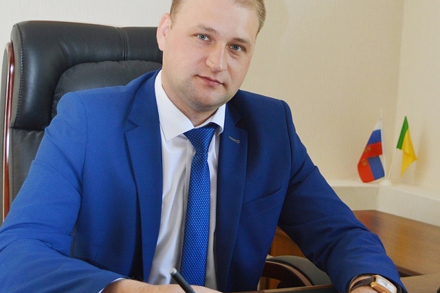 Николай Аргаткин поздравил иссинцев с Днем Конституции Российской Федерации