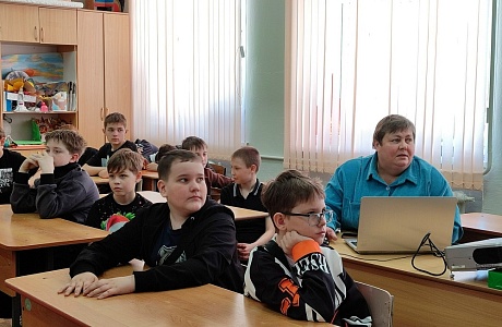 Увлекательное мероприятие для воспитанников прикольного лагеря «Карусель» — квиз «Символы России»