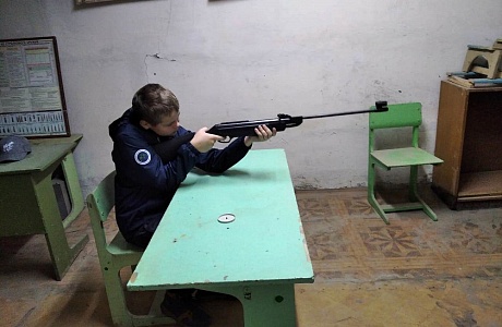 В рамках месячника гражданской обороны в Иссе прошли соревнования по стрельбе из пневматической винтовки