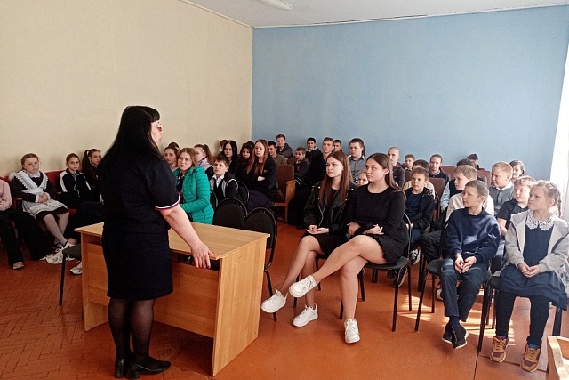 Встреча с инспектором отдела по делам несовершеннолетних в преддверии летних каникул Встреча с инспектором отдела по делам несовершеннолетних в преддверии летних каникул