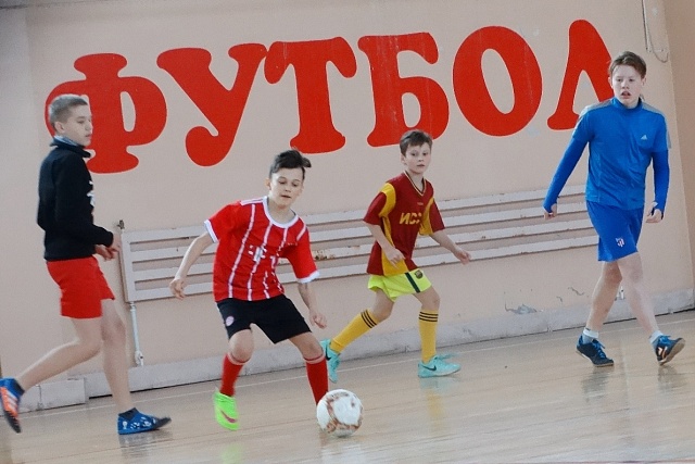 Иссинские школьники боролись за кубок в соревнованиях по мини-футболу