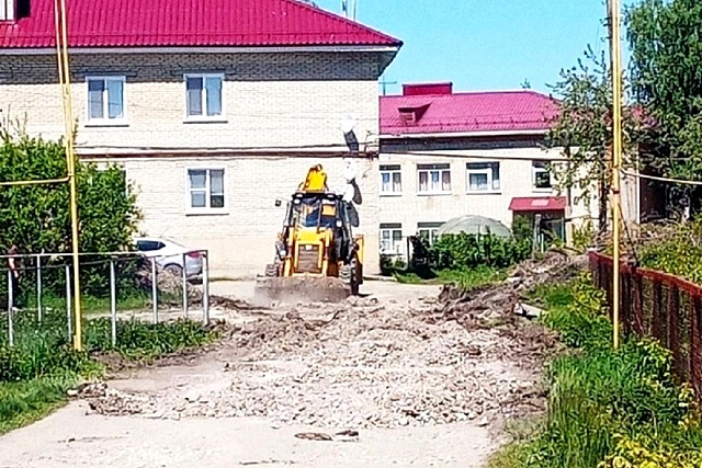 В посёлке Исса стартовал ремонт дворовой территории по улице Советской