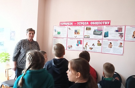 В Булычевском сельском доме культуры проведен информационный «Экстремизм - не имеет границ!» В Булычевском сельском доме культуры проведен информационный «Экстремизм - не имеет границ!»