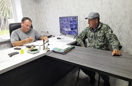 Депутат Собрания представителей Иссинского района Пензенской области Дамир Хайров провел прием граждан