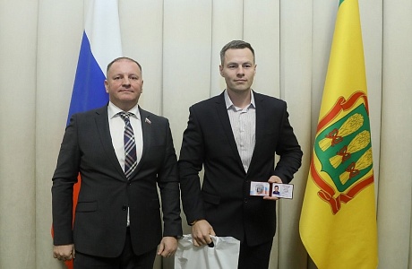 Тренеру-преподавателю ДЮСШ Иссинского района Владимиру Грушину присвоено звание "Мастер спорта Российской Федерации"