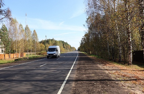 Каков порядок предоставления земельных участков в аренду для размещения объектов дорожного сервиса в полосе отвода автомобильных дорог?