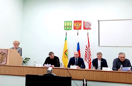Депутаты Собрания представителей Иссинского района Пензенской области пятого созыва в ходе очередной, прошедшей 15 ноября 2024 года, обсудили проект бюджета на 2025 год и плановый период 2026 и 2027 годов