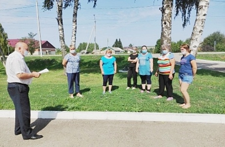 В Иссинском районе проходят встречи с трудовыми коллективами и населением