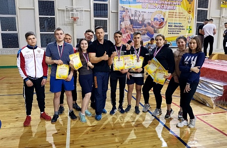 Иссинские спортсмены удачно дебютировали на Чемпионате и Первенстве ПФО по мас-рестлингу Иссинские спортсмены удачно дебютировали на Чемпионате и Первенстве ПФО по мас-рестлингу