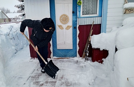 Активисты Движения Первых помогли ветерану педагогического труда