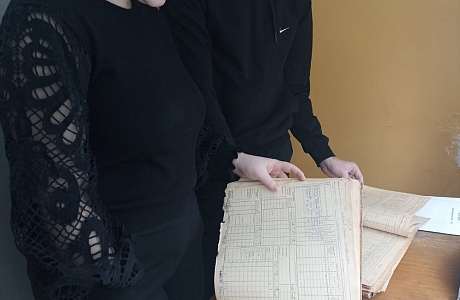Экскурсия студентов ПГУ в секторе по делам архива администрации Иссинского района
