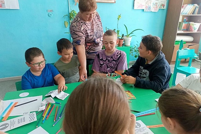 Библиотекарь библиотеки с.Уварово провела с детьми беседу-предупреждение «Будь осторожен! Библиотекарь библиотеки с.Уварово провела с детьми беседу-предупреждение «Будь осторожен!