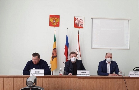 В Иссинском районе прошла очередная сессия Собрания представителей
