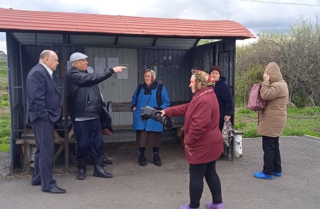 Депутат Собрания представителей Иссинского района Пензенской области Владимир Кузнецов встретился с населением Знаменско-Пестровского сельсовета