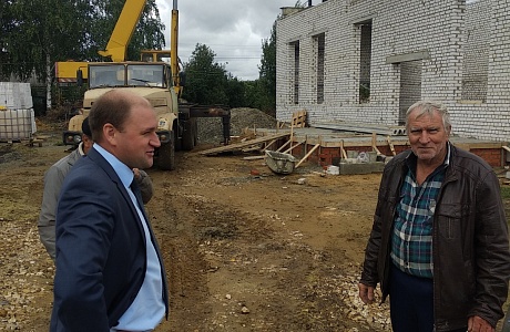 В селе Каменный Брод строится здание Дома Культуры