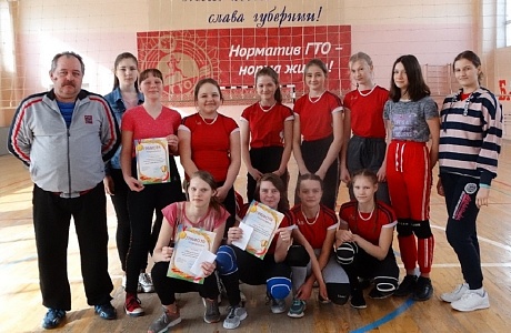 В физкультурно-оздоровительном комплексе "Исса" состоялся турнир Иссинского района по волейболу "Весенняя грация"
