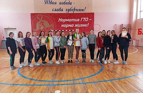 Проведено Первенство Иссинского района по волейболу Проведено Первенство Иссинского района по волейболу