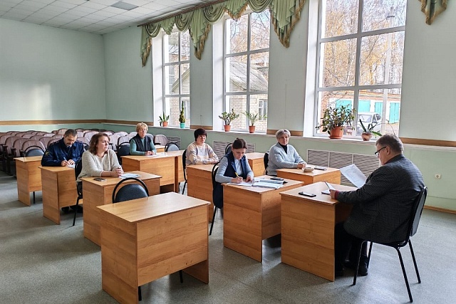 Состоялось заседание комиссии по делам несовершеннолетних и защите их прав