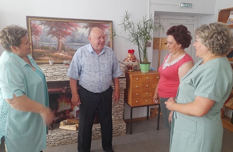 Депутат Собрания представителей Иссинского района Пензенской области Владимир Кузнецов проводит встречи с трудовыми коллективами 