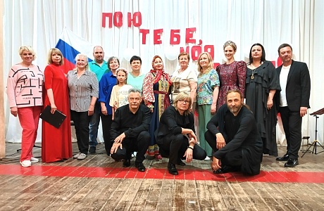 Душевные мелодии для жителей Булычево: Губернаторский ансамбль „Старгород“ выступил в рамках фестиваля „Творческие встречи“ Душевные мелодии для жителей Булычево: Губернаторский ансамбль „Старгород“ выступил в рамках фестиваля „Творческие встречи“