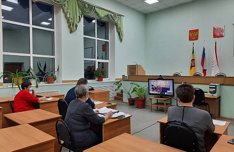 Должностные лица администрации Иссинского района приняли участие в заседании межведомственной комиссии в режиме ВКС