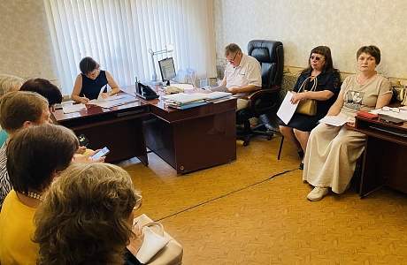 Состоялось заседание комиссии по делам несовершеннолетних и защите их прав