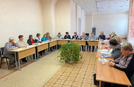 В Иссинском районе прошел круглый стол в сфере профилактики безнадзорности несовершеннолетних и семейного неблагополучия