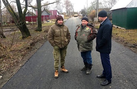 Глава Иссинского района Николай Аргаткин проконтролировал ход ремонтных работ автодороги в р.п.Исса