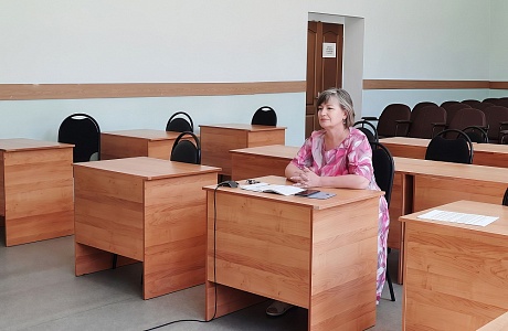 Заведующий сектором по делам архива администрации Иссинского района Елена Бараева приняла участие в заседании коллегии Министерства