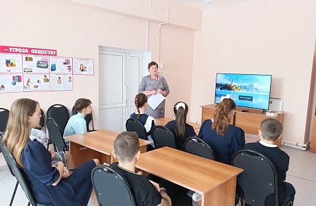 В Булычевском сельском доме культуры для учащихся 6 класса культорганизатором Раисой Осминновой проведена игра викторина по здоровому образу жизни «Здоровому - все здорово» В Булычевском сельском доме культуры для учащихся 6 класса культорганизатором Раисой Осминновой проведена игра викторина по здоровому образу жизни «Здоровому - все здорово»