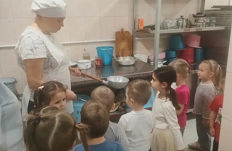 Экскурсия на пищеблок в детском саду р.п. Исса