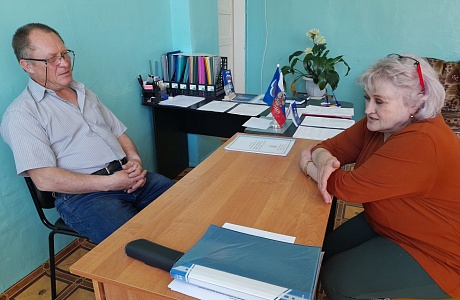 Член партии «Единая Россия» Владимир Ларичкин провел прием населения Член партии «Единая Россия» Владимир Ларичкин провел прием населения