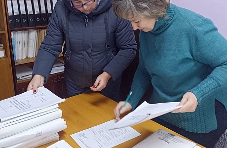 Прием документов за 2018 год от организаций-источников  комплектования в сектор по делам архива администрации  Иссинского района 