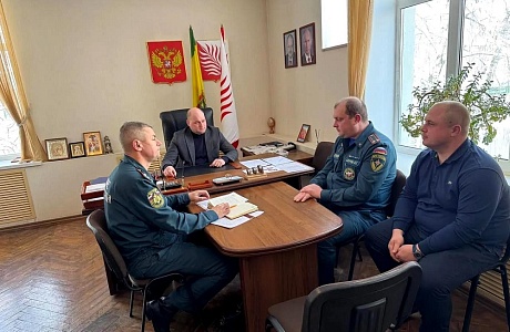 Рабочая встреча в Иссинском районе для усиления мер пожарной безопасности