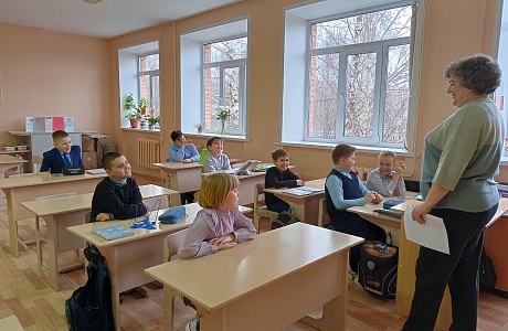 В МБОУ «Лицей р.п. Исса имени Гаврилова Н.Н» для учеников 3 класса культорганизатором Центрального районного Дома культуры проведена игровая программа «Сильные, смелые, ловкие и умелые!» В МБОУ «Лицей р.п. Исса имени Гаврилова Н.Н» для учеников 3 класса культорганизатором Центрального районного Дома культуры проведена игровая программа «Сильные, смелые, ловкие и умелые!»