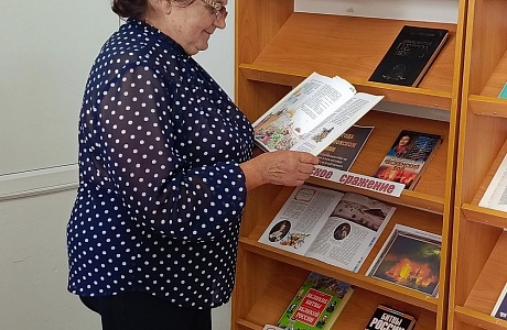 В Центральной районной библиотеке р.п. Исса развернута тематическая книжная выставка-обзор «Страницы книг расскажут о войне» В Центральной районной библиотеке р.п. Исса развернута тематическая книжная выставка-обзор «Страницы книг расскажут о войне»