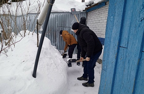Снежный десант: помощь пожилым жителям