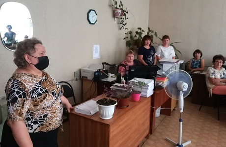 В Иссинском районе проходят встречи с трудовыми коллективами и населением