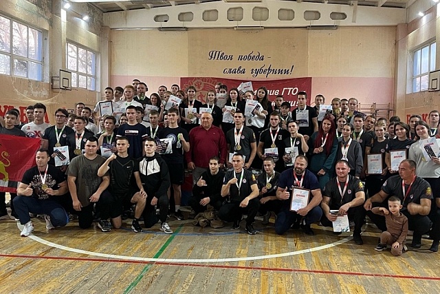 На базе спортивной школы прошли Первенство и Чемпионат Пензенской области по армрестлингу