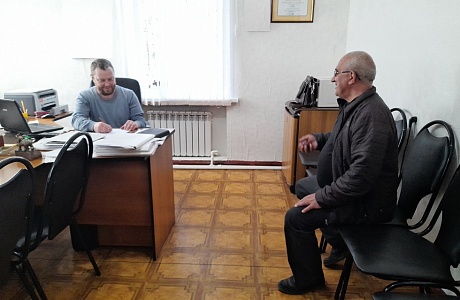 Депутат Собрания представителей Иссинского района Пензенской области Владимир Денисов провел прием граждан