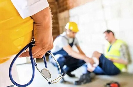 Несчастный случай на территории организации, но до начала рабочего времени