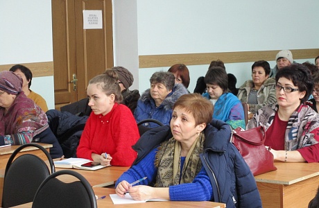 С членами иссинских участковых избирательных комиссий проведен обучающий семинар